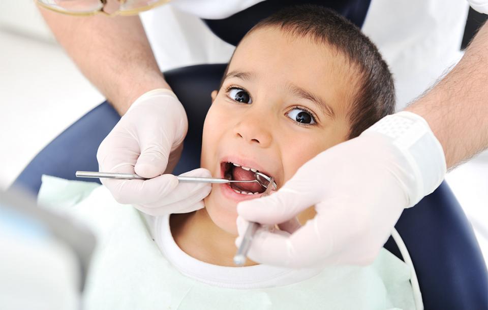 Photo of 3 recommendations from a pediatric dentist approximately keeping children’ tooth wholesome this Summer